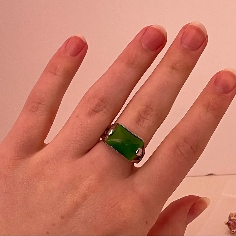 NWT Real Green STONE Silver Tone Preppy Classic KidCore Indie Statement Ring